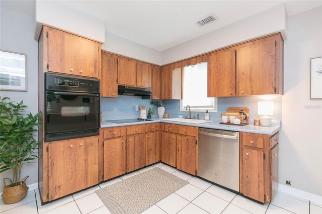 1219 E FLORA STREET, Tampa, FL 33604