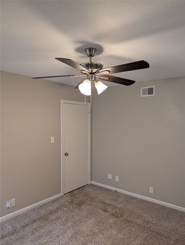 105 Dupont Circle, Fort Worth, TX 76134