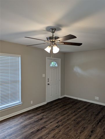 105 Dupont Circle, Fort Worth, TX 76134