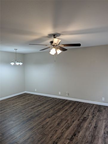 105 Dupont Circle, Fort Worth, TX 76134