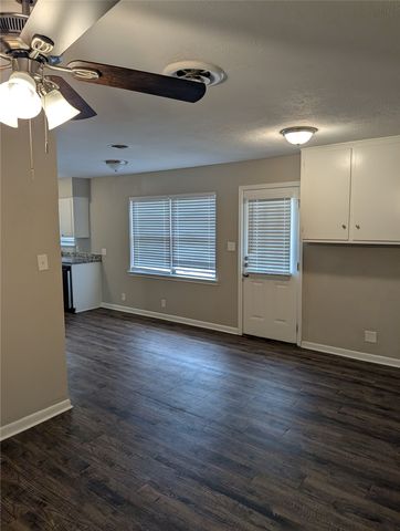 105 Dupont Circle, Fort Worth, TX 76134