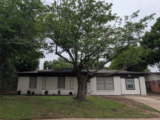105 Dupont Circle, Fort Worth, TX 76134