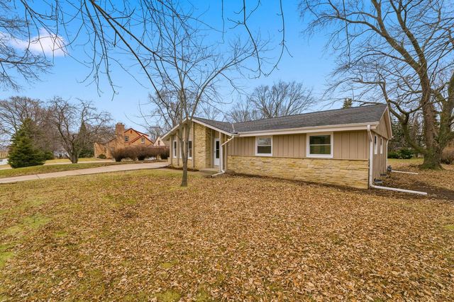 2504 N 112th STREET, Wauwatosa, WI 53226