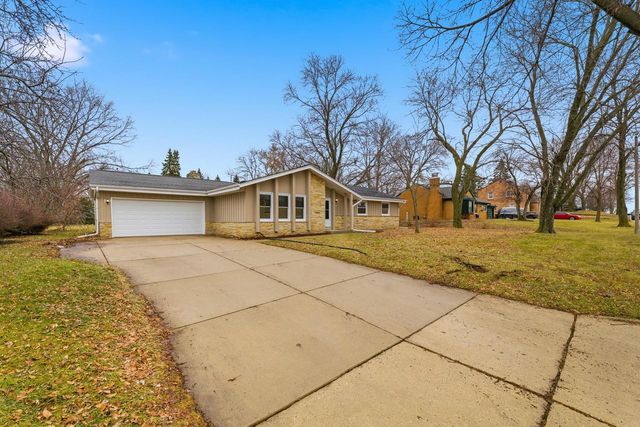 2504 N 112th STREET, Wauwatosa, WI 53226