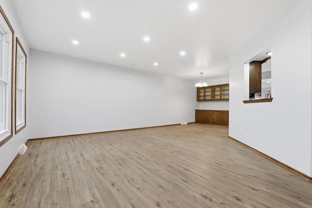 2504 N 112th STREET, Wauwatosa, WI 53226