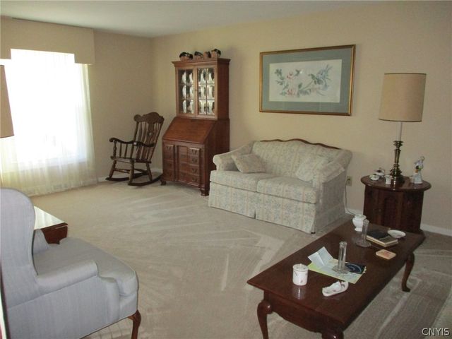 6081 Meadow Drive, Cicero, NY 13039