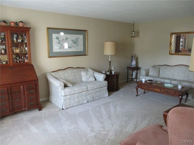 6081 Meadow Drive, Cicero, NY 13039