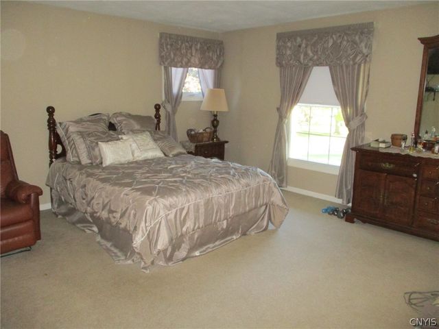 6081 Meadow Drive, Cicero, NY 13039