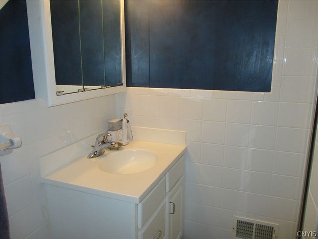 6081 Meadow Drive, Cicero, NY 13039