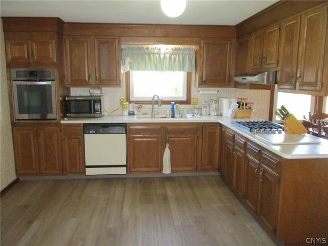 6081 Meadow Drive, Cicero, NY 13039
