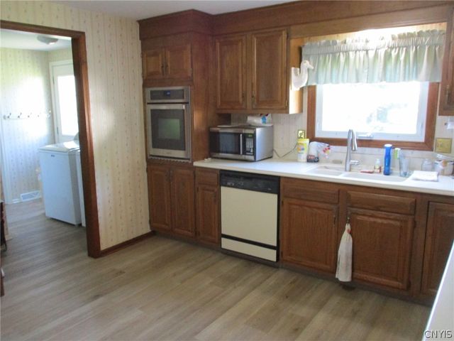 6081 Meadow Drive, Cicero, NY 13039