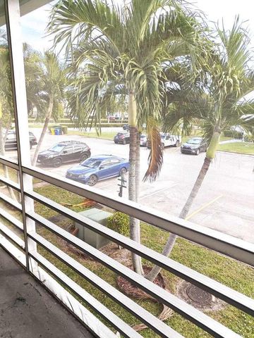 134 Camden F, West Palm Beach, FL 33417