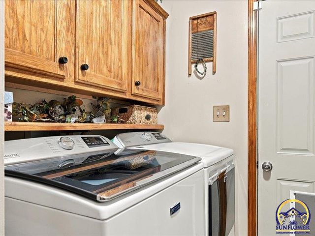 2637 SW Lagito DR, Topeka, KS 66614