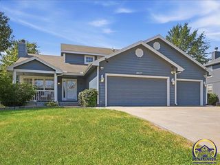 2637 SW Lagito DR, Topeka, KS 66614