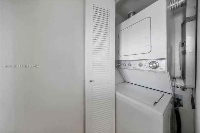 1625 Kennedy Cswy 1004D, North Bay Village, FL 33141
