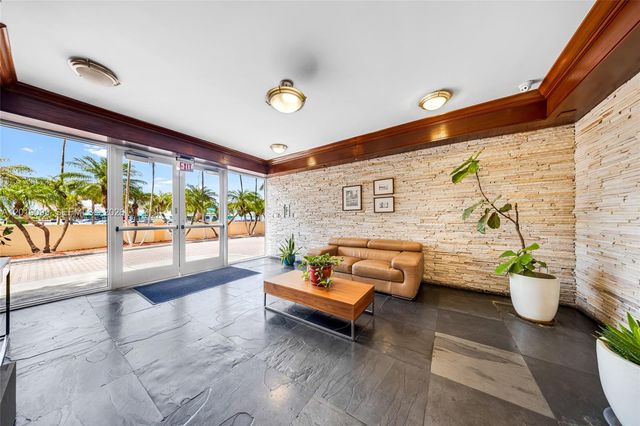 1625 Kennedy Cswy 1004D, North Bay Village, FL 33141