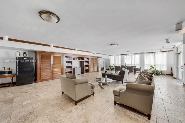 1625 Kennedy Cswy 1004D, North Bay Village, FL 33141