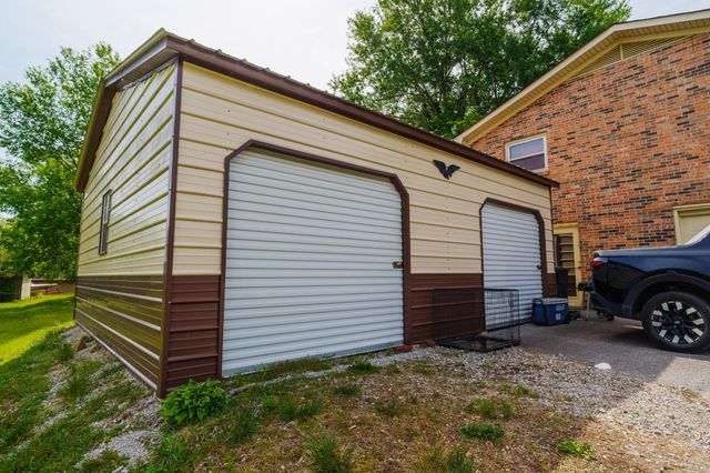 128 N Turner Dr, Sparta, TN 38583
