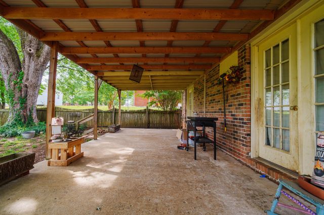 128 N Turner Dr, Sparta, TN 38583