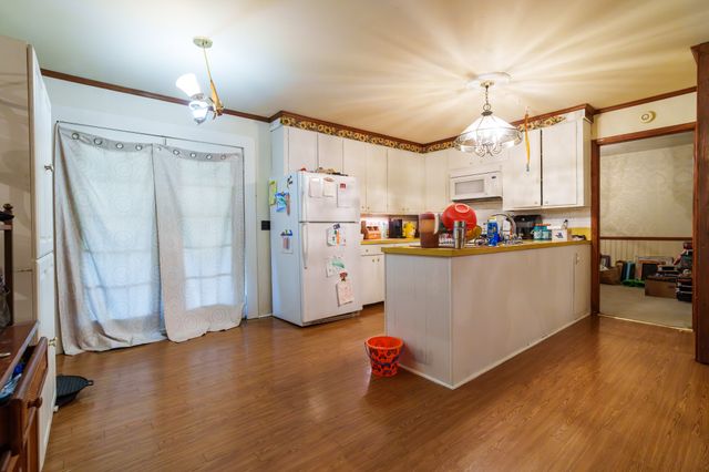 128 N Turner Dr, Sparta, TN 38583