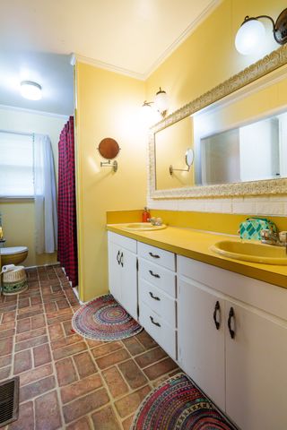 128 N Turner Dr, Sparta, TN 38583