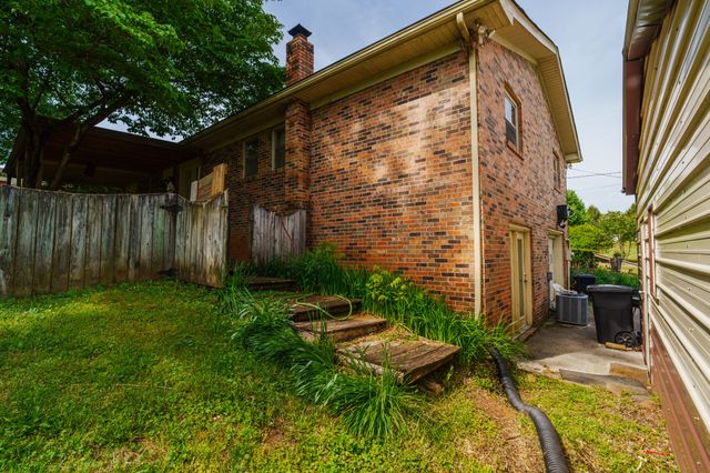 128 N Turner Dr, Sparta, TN 38583