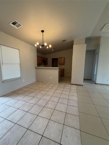 2704 Fennel Road, Yukon, OK 73128