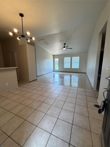 2704 Fennel Road, Yukon, OK 73128