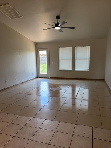 2704 Fennel Road, Yukon, OK 73128