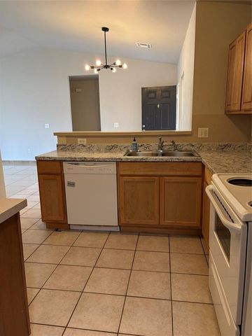 2704 Fennel Road, Yukon, OK 73128