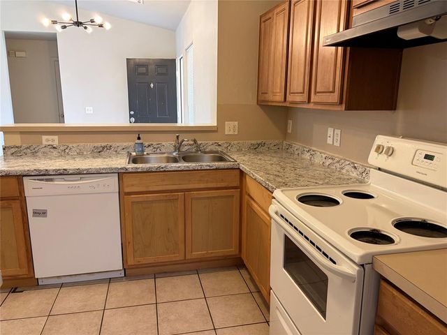 2704 Fennel Road, Yukon, OK 73128