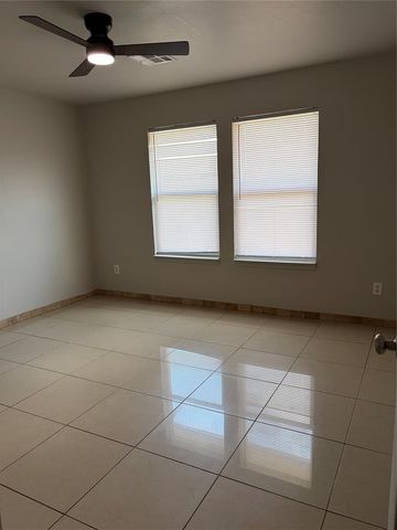2704 Fennel Road, Yukon, OK 73128