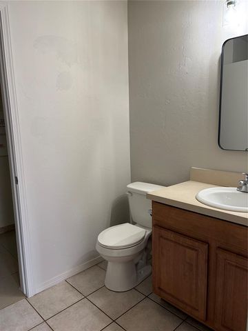 2704 Fennel Road, Yukon, OK 73128