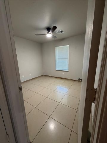 2704 Fennel Road, Yukon, OK 73128