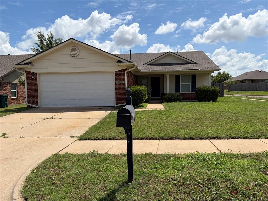 2704 Fennel Road, Yukon, OK 73128
