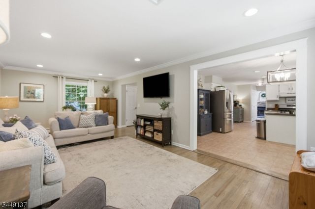 2 Powhatatan Way, Mount Olive Twp., NJ 07840