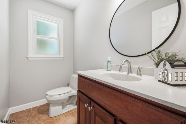 2 Powhatatan Way, Mount Olive Twp., NJ 07840