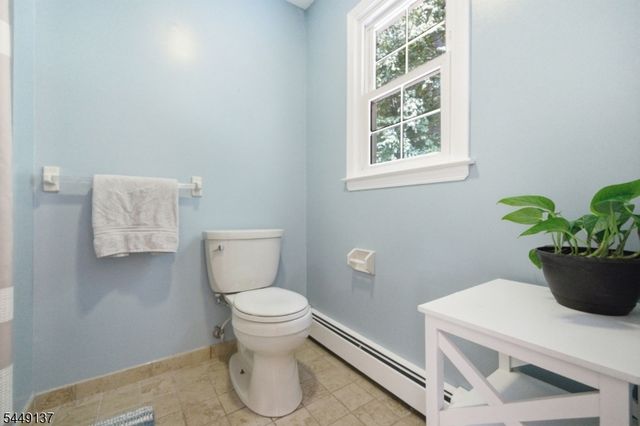2 Powhatatan Way, Mount Olive Twp., NJ 07840