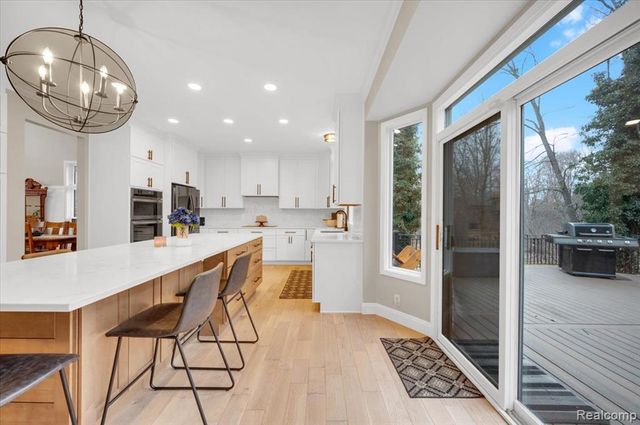 54424 Maple Creek Court, Shelby Twp, MI 48316