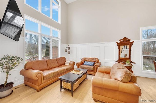 54424 Maple Creek Court, Shelby Twp, MI 48316