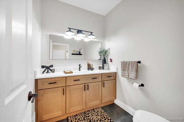 54424 Maple Creek Court, Shelby Twp, MI 48316