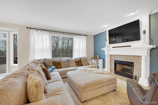 54424 Maple Creek Court, Shelby Twp, MI 48316