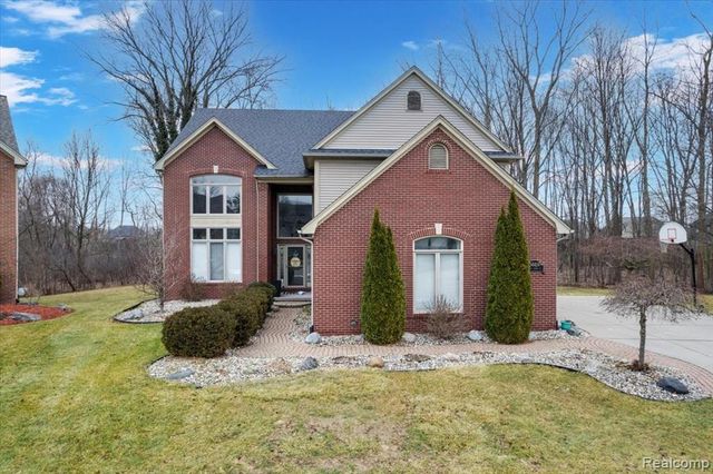 54424 Maple Creek Court, Shelby Twp, MI 48316