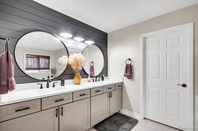 54424 Maple Creek Court, Shelby Twp, MI 48316