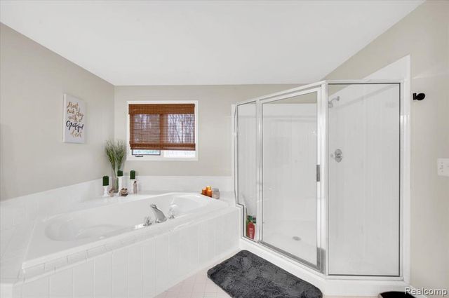 54424 Maple Creek Court, Shelby Twp, MI 48316