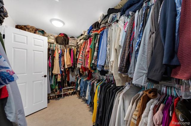 54424 Maple Creek Court, Shelby Twp, MI 48316