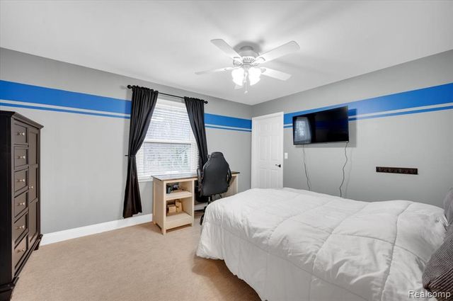 54424 Maple Creek Court, Shelby Twp, MI 48316