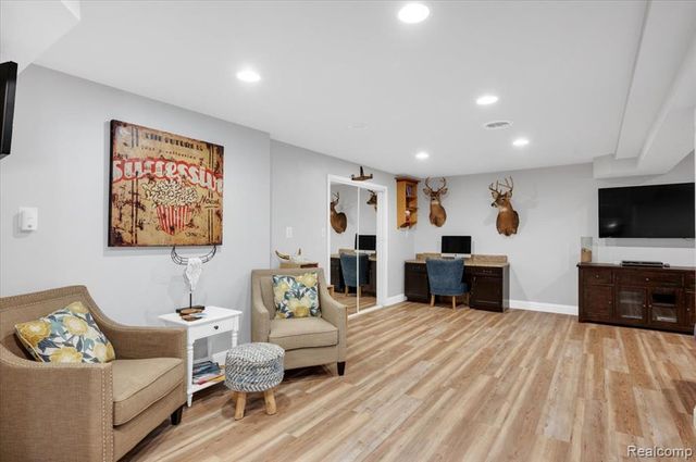 54424 Maple Creek Court, Shelby Twp, MI 48316