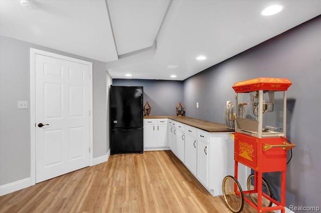 54424 Maple Creek Court, Shelby Twp, MI 48316