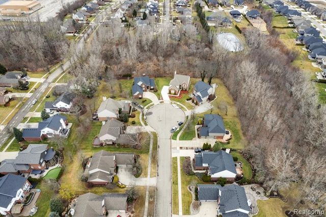 54424 Maple Creek Court, Shelby Twp, MI 48316